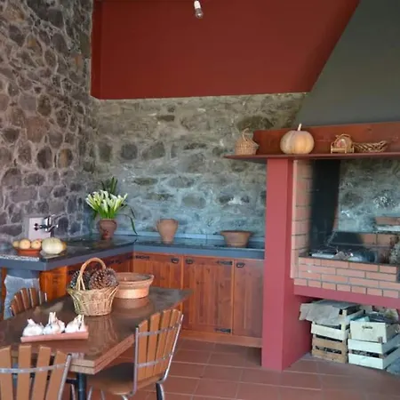 Recantos Do Castanheiro Country house *
